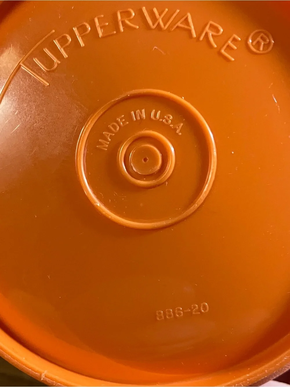 Vintage Tupperware Harvest Orange Servalier Bowl #886-20 With Starburst Lid USA